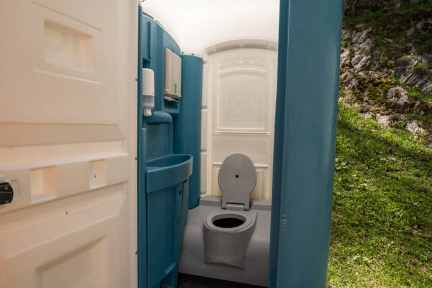 Porta potty delivery and setup in Union City, OH